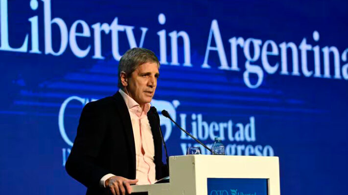 Instituto Cato, Javier Milei, Luis Caputo