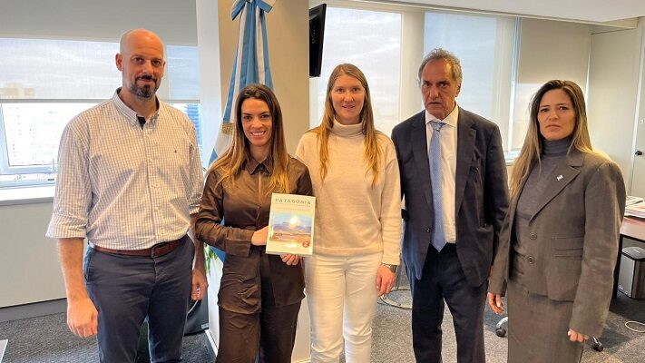Una funcionaria de Esquel se reunió con Scioli por el cambio de traza de la Ruta 40