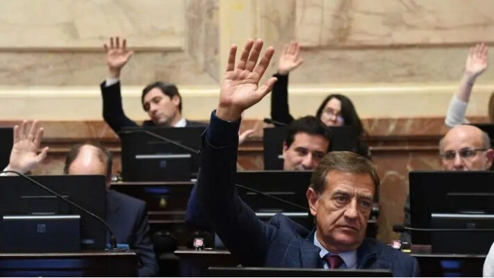 El Senado votó penas más severas por compra y venta de niños, pero vuelve a comisión