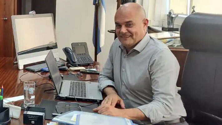 Gobierno Nacional, Raúl Bertola, renuncia, Vialidad Nacional