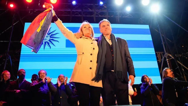 Yamandú Orsi ganó la interna del Frente Amplio y será candidato a presidente en Uruguay
