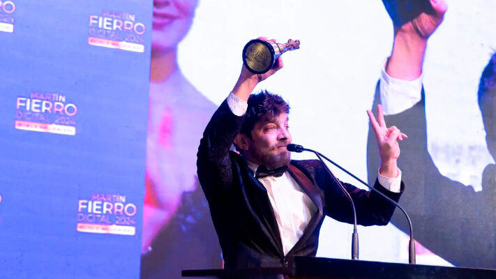 Cruce político entre el «Gordo Dan» y Jorge de «Te lo resumo» en los Martín Fierro Digital