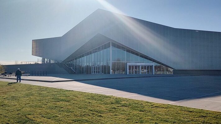 Neuquén inaugura un Centro de Convenciones para apostar al turismo de reuniones