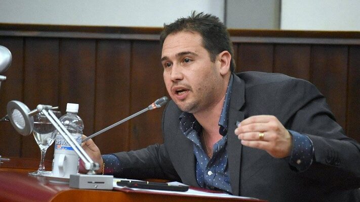 Fita contra «los teros»: «Gritan acá pero ponen los huevos en Buenos Aires»