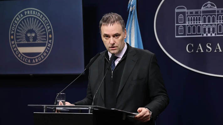 MANUEL ADORNI, Medios, PAUTA OFICIAL