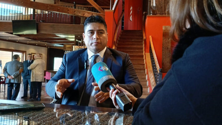 Vidal promueve reestructurar la matriz productiva de Santa Cruz