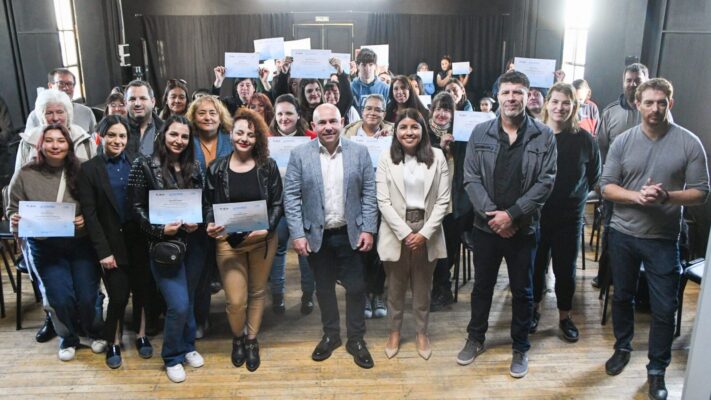 Más de 60 personas recibieron su certificado de “anfitriones turísticos”