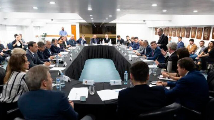 Gobernadores, Gustavo Melella, Ignacio "Nacho" Torres, Javier Milei, Nacho Torres, Presupuesto, Presupuesto 2025