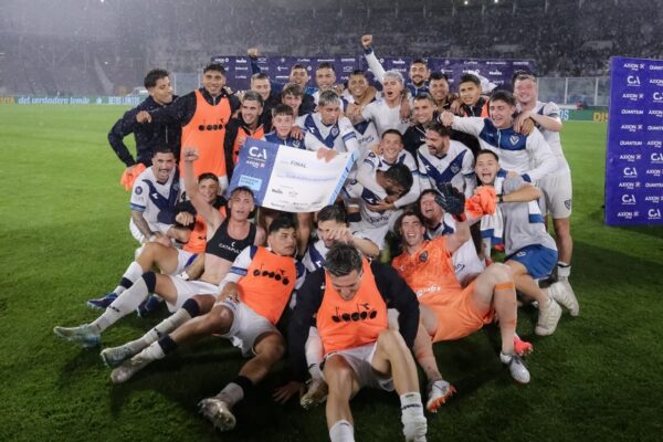 En un emotivo partido, Vélez venció a Boca y jugará la Final de la Copa Argentina