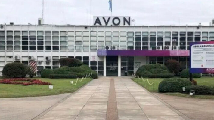 Avon, Despidos, san fernando