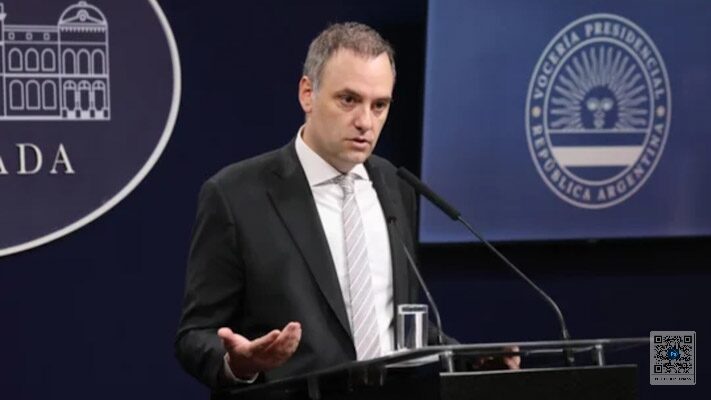 ADORNI, austeridad, milei, vacaciones exterior