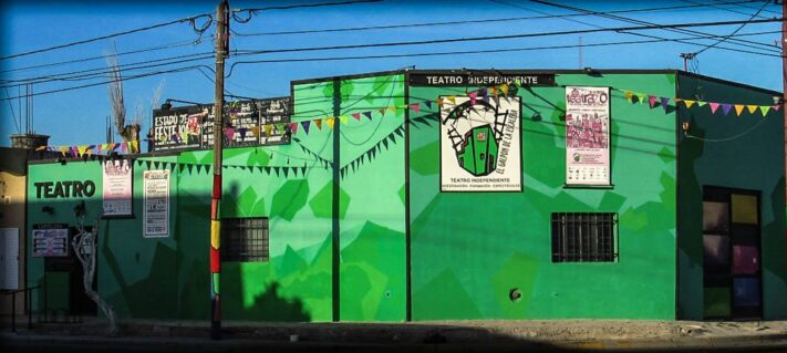 La Escalera, Madryn, teatro