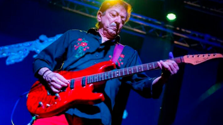 banda, Federico Moura, investigación, Julio Moura, La Plata, Marcelo Moura, muerte, pareja, práctica sexual sadomasoquista, rock nacional, solista, virus