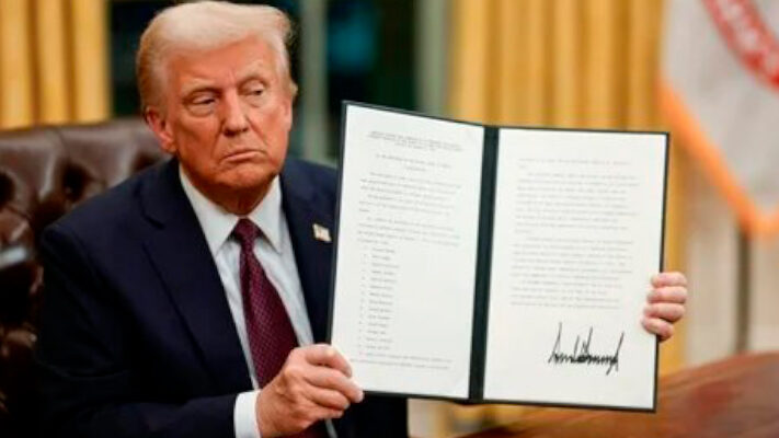 Un juez federal bloqueó la orden de Trump que pone fin a la ciudadanía por nacimiento