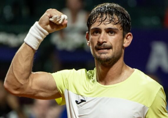 Navone venció a Comesaña y clasificó a Octavos de Final del Argentina Open