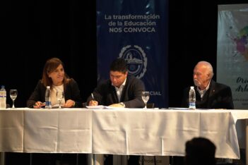 CLAUDIO VIDAL, educación, Santa Cruz
