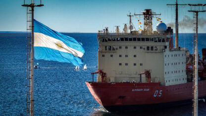 Armada, BUQUES, Día que Madryn se quedó sin pan, Madryn