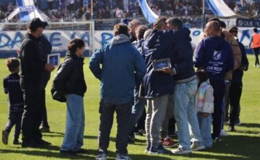 Etiquetas: CESPED, futbol, Guillermo Brown, homenaje