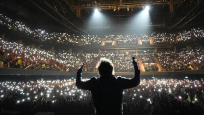 Etiquetas: banda presidencial, elecciones 2025, Javier Milei, libro, Movistar Arena, show