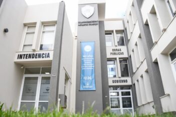 Etiquetas: asueto, Dia del Empleado, Madryn, municipalidad