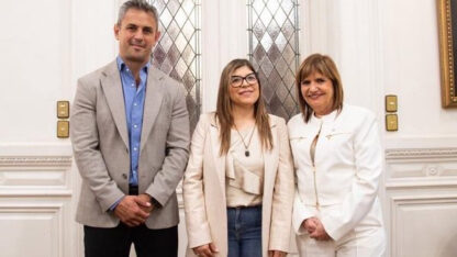 Etiquetas: diputados, lla, pases