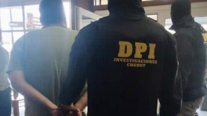 Etiquetas: detenido, estafador, Policía de Chubut