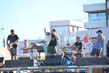 Etiquetas: arena rock, Cultura, Madryn