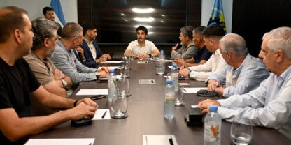 Etiquetas: CARLOS SADIR, CGT, Ignacio "Nacho" Torres, maximiliano pullaro, Provincias Unidas, REFORMA LABORAL