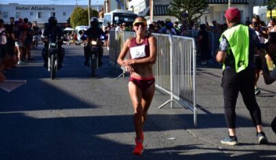 Joaquín Arbe y Florencia Borelli fueron los ganadores de la Corrida de Crónica en Comodoro
