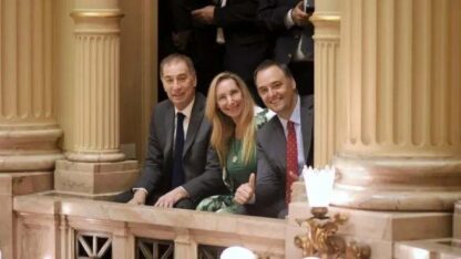 «Brújulas sin cielo en un mundo de lobos: Manual de resistencia para el 2026»