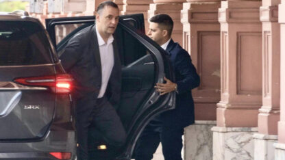 Etiquetas: casa rosda, MANUEL ADORNI, mesa política, Sesiones extraordinarias