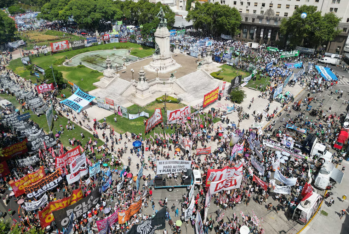 Sigue el debate en el Senado a pesar de los incidentes