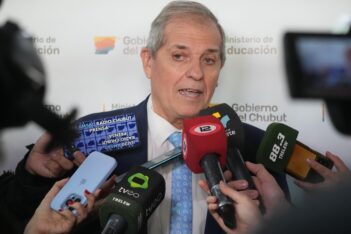 Etiquetas: bono extraordinario, inicio de clase, Paritarias, paro