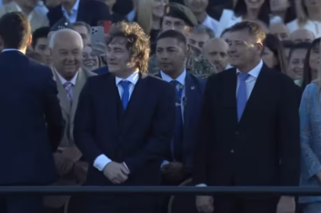 Milei encabeza el acto de entrega del sable de San Martín