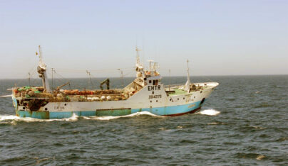 Etiquetas: barco gallego, pesca ilegal, Prefectura