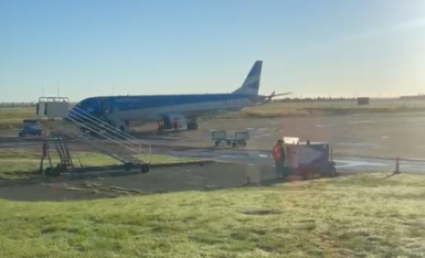 Aterrizaje de emergencia de un avión que viajaba a Trelew