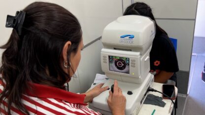 Más de 2.100 estudiantes ya recibieron anteojos a través del programa “Ver para ser libres”