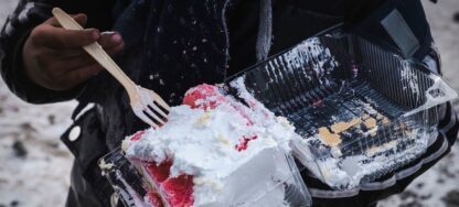 El rugido de la vulgaridad como liturgia del poder