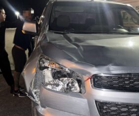 Conducía ebrio, arrolló a dos menores y huyó