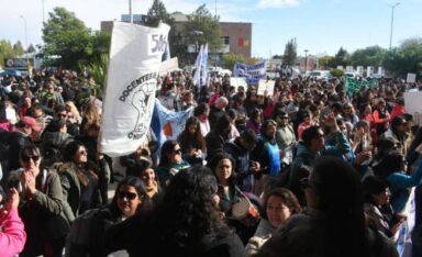 Docentes autovonvocados se movilizaron en reclamo de mejores salarios