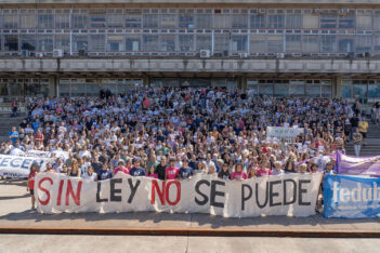 Los salarios de los docentes universitarios en caída libre