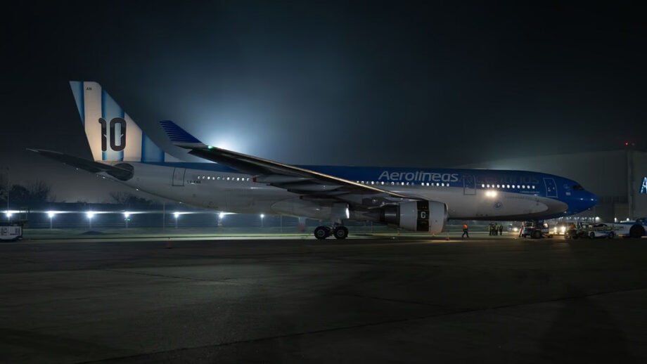 “El avión más argentino del mundo” partió hacia Kansas con el plantel de la Selección