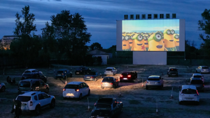Los coches chinos proyectarán películas desde los faros
