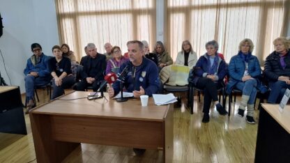 Los docentes autoconvocados llevaron su reclamo al Concejo Deliberante de Trevelin
