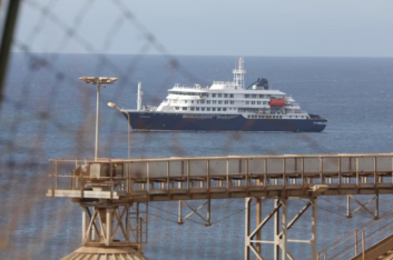 Ponen en cuarentena a otro crucero en la costa de Francia