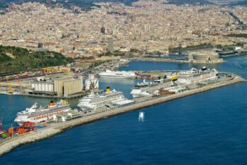 Barcelona cobrará una tasa de 30 euros a los cruceristas