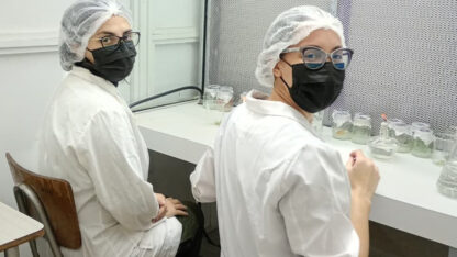 Becaria chubutense se capacita en cultivo in vitro en la UBA