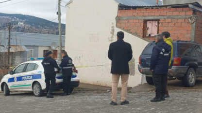 Una mujer fue detenida bajo sospecha del homicidio de su pareja