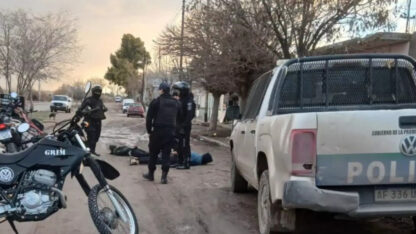 Dos detenidos con un arma de fuego casera