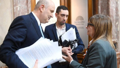 Bullrich y Sturzenegger negocian con aliados